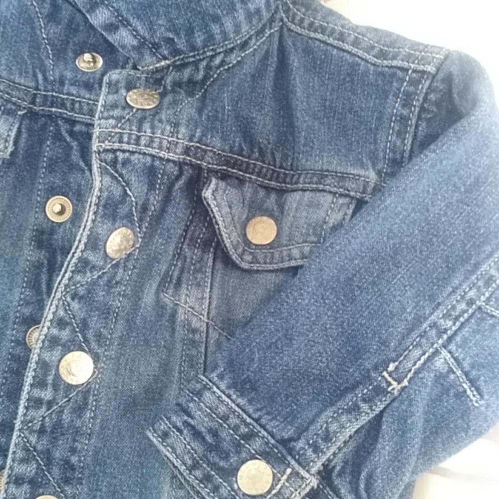 Set - Picture 2 of 4